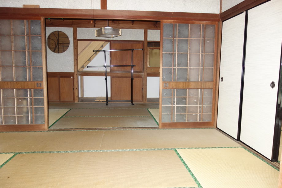 1970s wood house on a large plot in Nagasaki