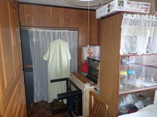 1950s wood house, 16-min walk to station, Oita