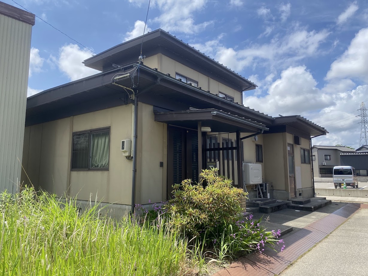1970s wood house, 10-min walk to station, Toyama