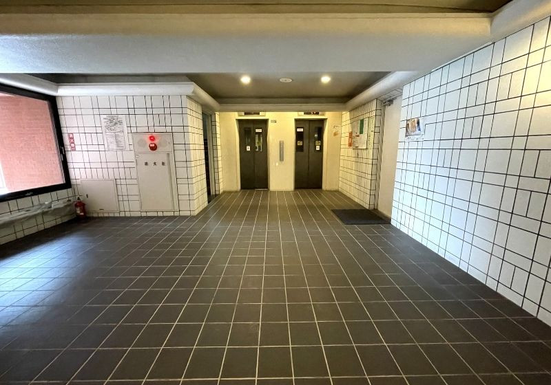 1980s concrete house, 7-min walk to station, Miyagi