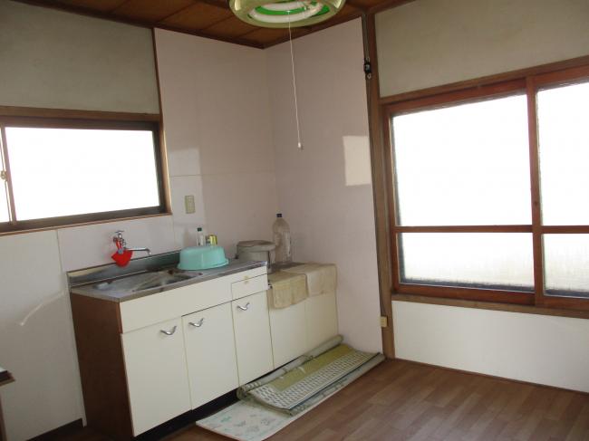 1960s wood house, 17-min walk to station, Okayama