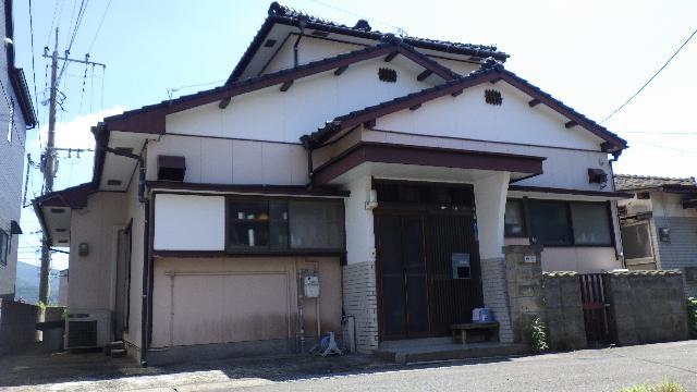 1970s wood house, 17-min walk to station, Nagasaki