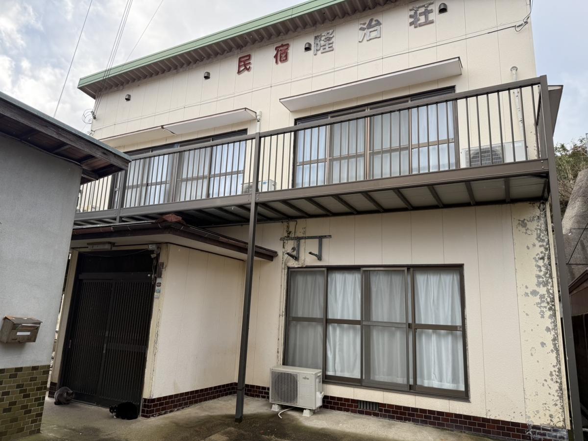 1980s wood house near the coast in Miyazu, Kyoto