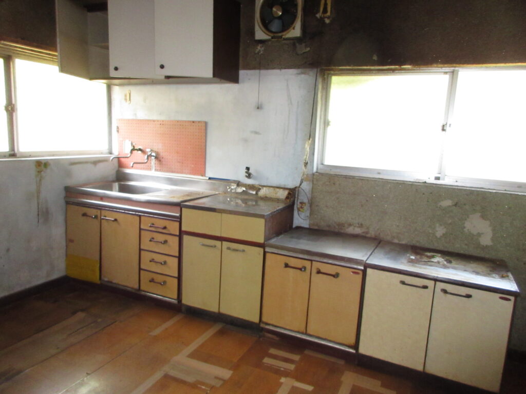 Vacant house for sale with farmland [No.318] Shimo-Ichihara 3 million yen, built Showa 27