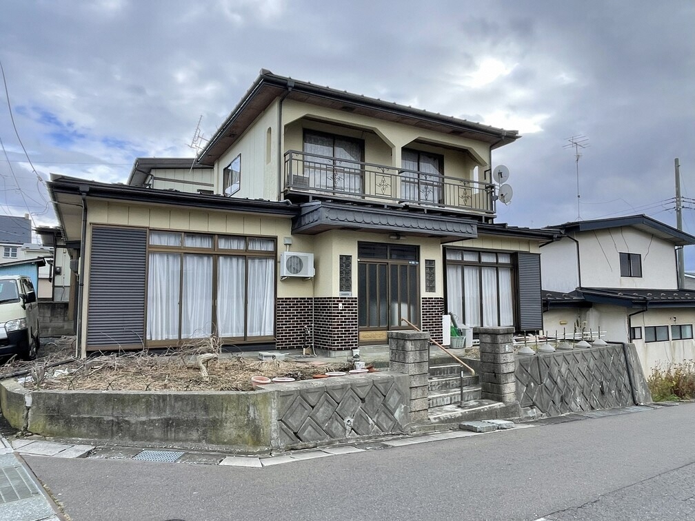 1980s wood house in Aomori