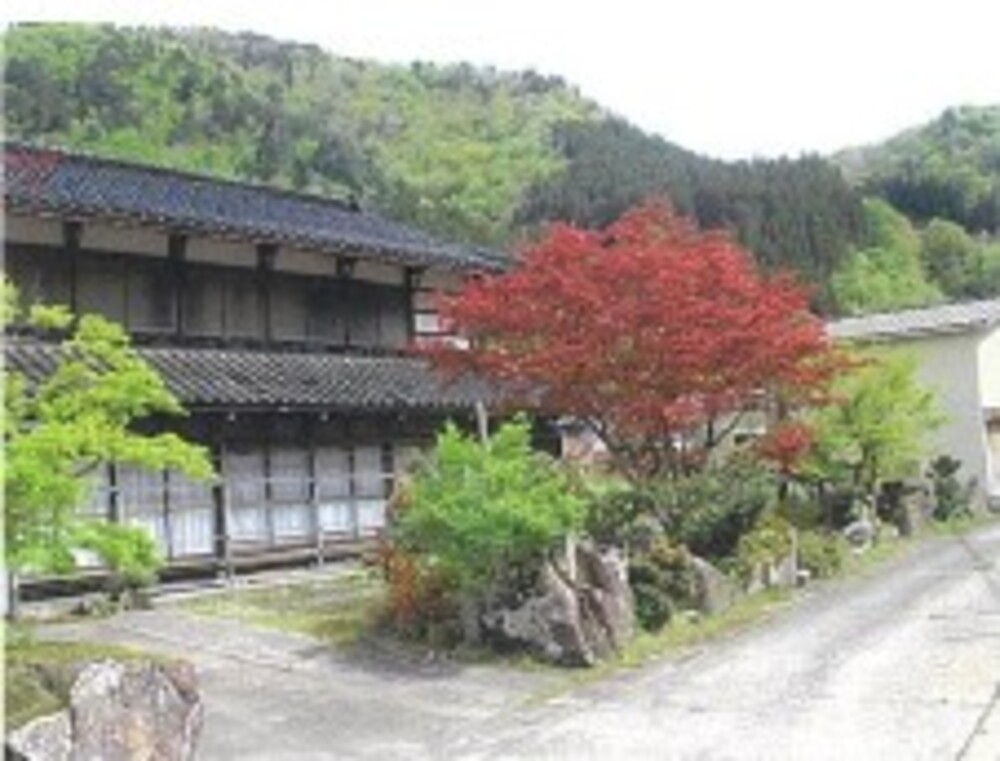 1950s wood house on a large plot in Toyama