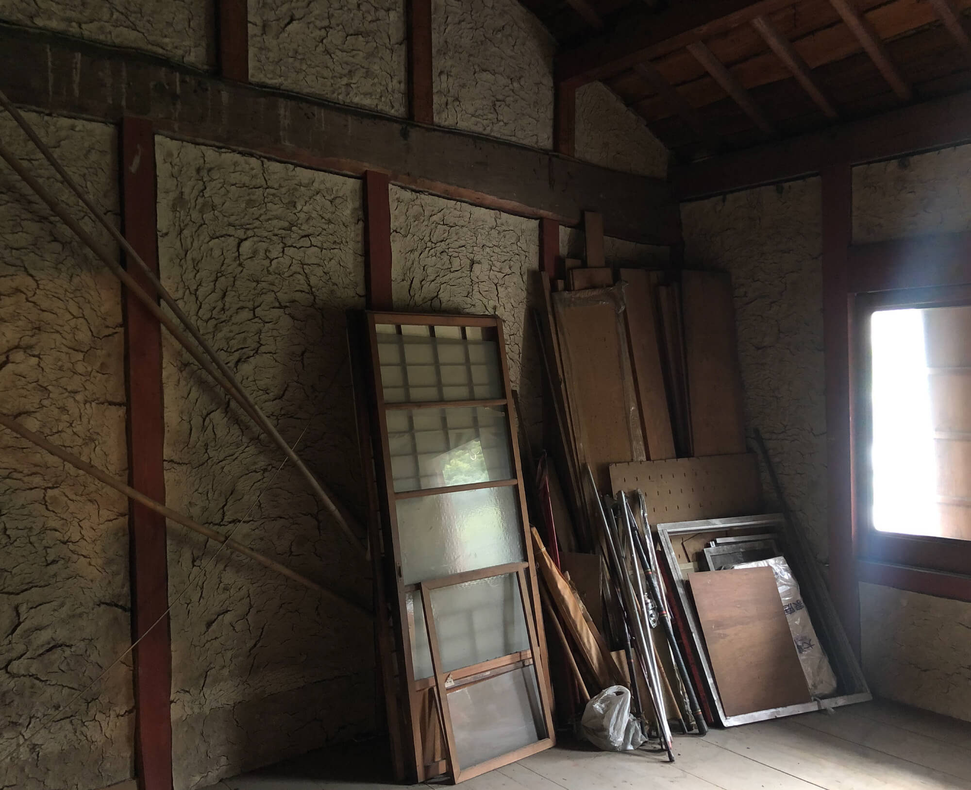 Wood house with storehouses in Shiga