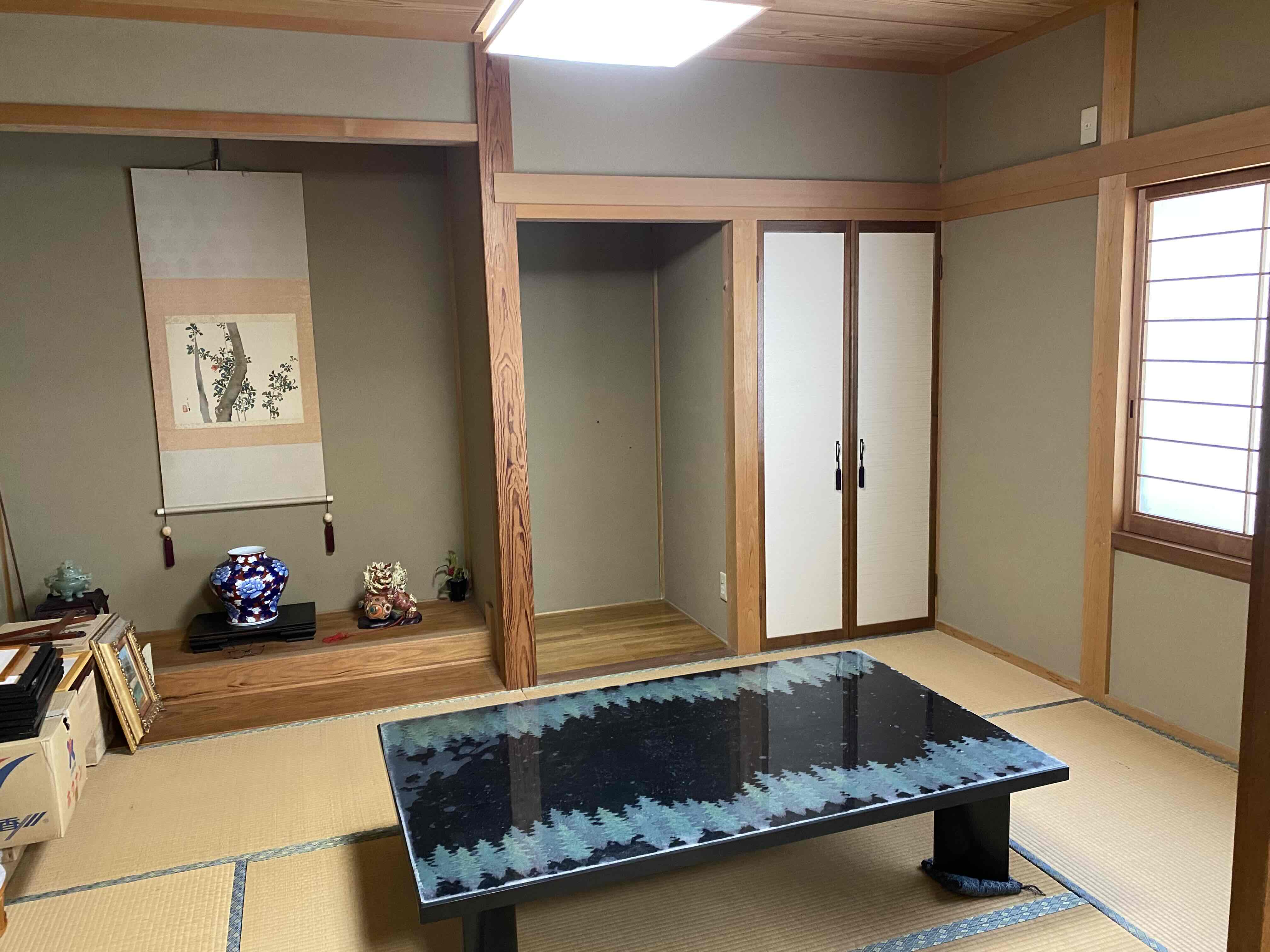 2000s wood house, 6-min walk to station, Tottori