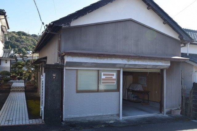 1980s wood house in Kochi