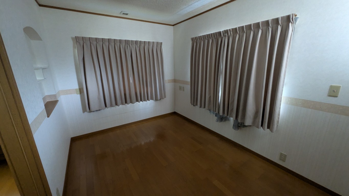 2000s wood house in Gifu