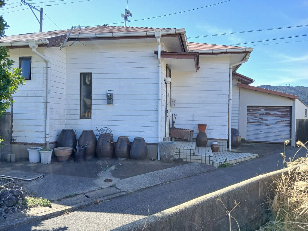 1980s wood house in Nagasaki