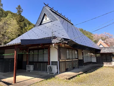 Wood house on a large plot in Kyotamba, Kyoto