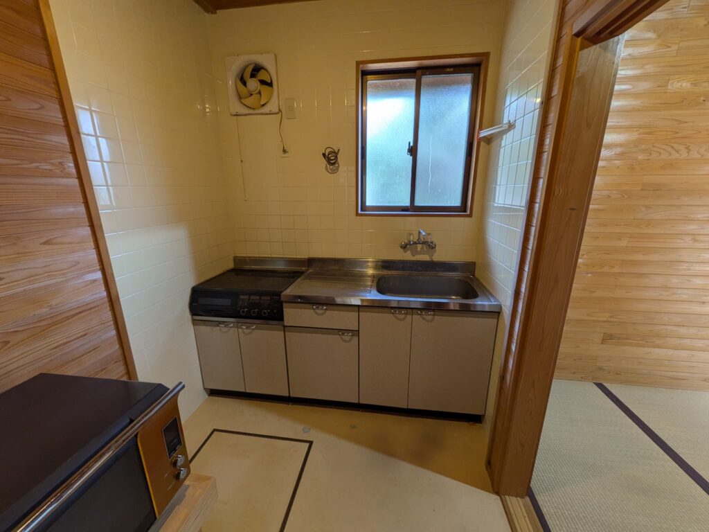 2000s wood house on a large plot in Nara