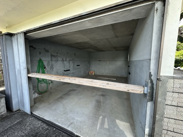 Concrete house near the coast in Ei, Minamikyushu