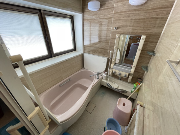 1980s wood house on a large plot in Tottori