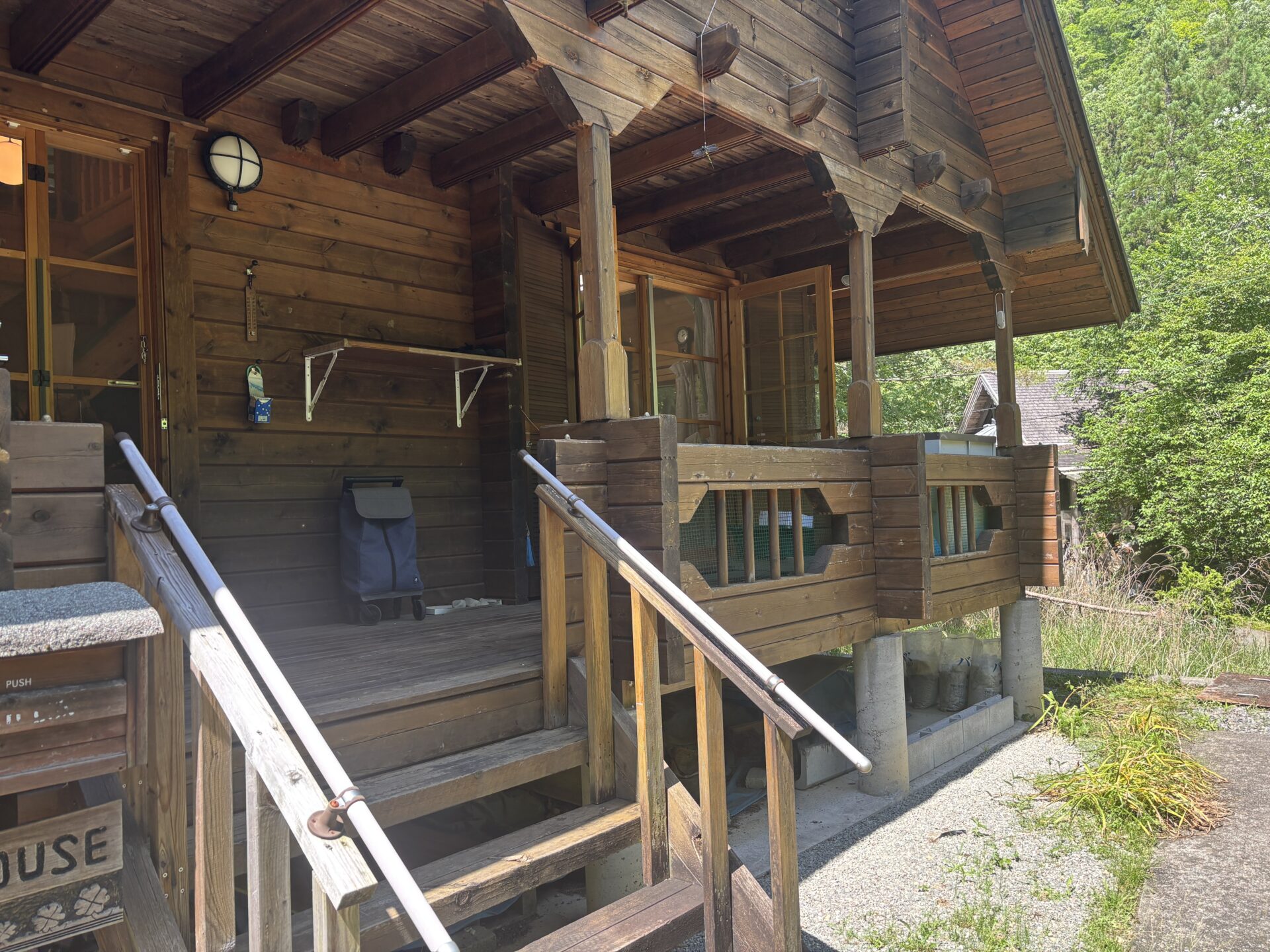 1990s wood house in Nara