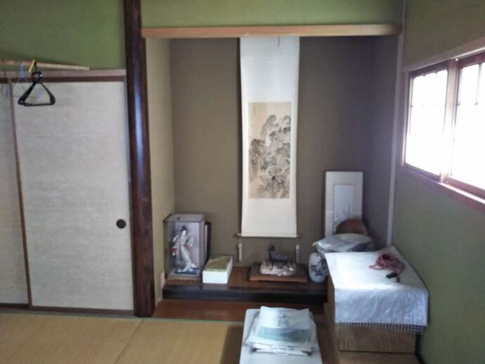 1980s wood house, 10-min walk to station, Toyama