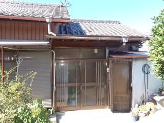 1950s wood house, 16-min walk to station, Oita