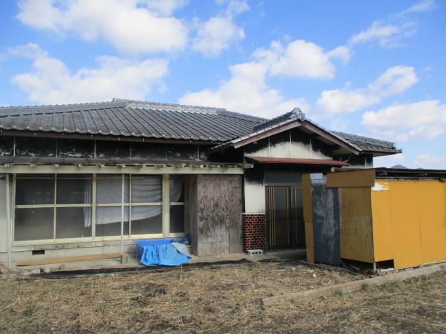 1980s wood house, 19-min walk to station, Kagawa
