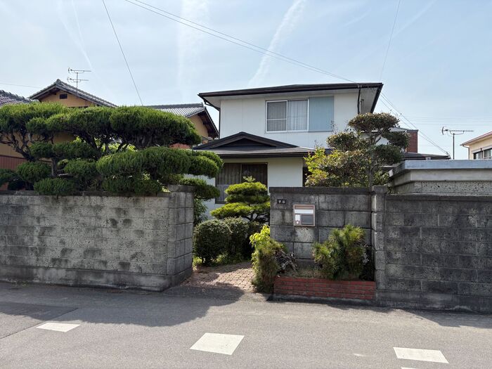 1970s wood house, 5-min walk to station, Kagawa