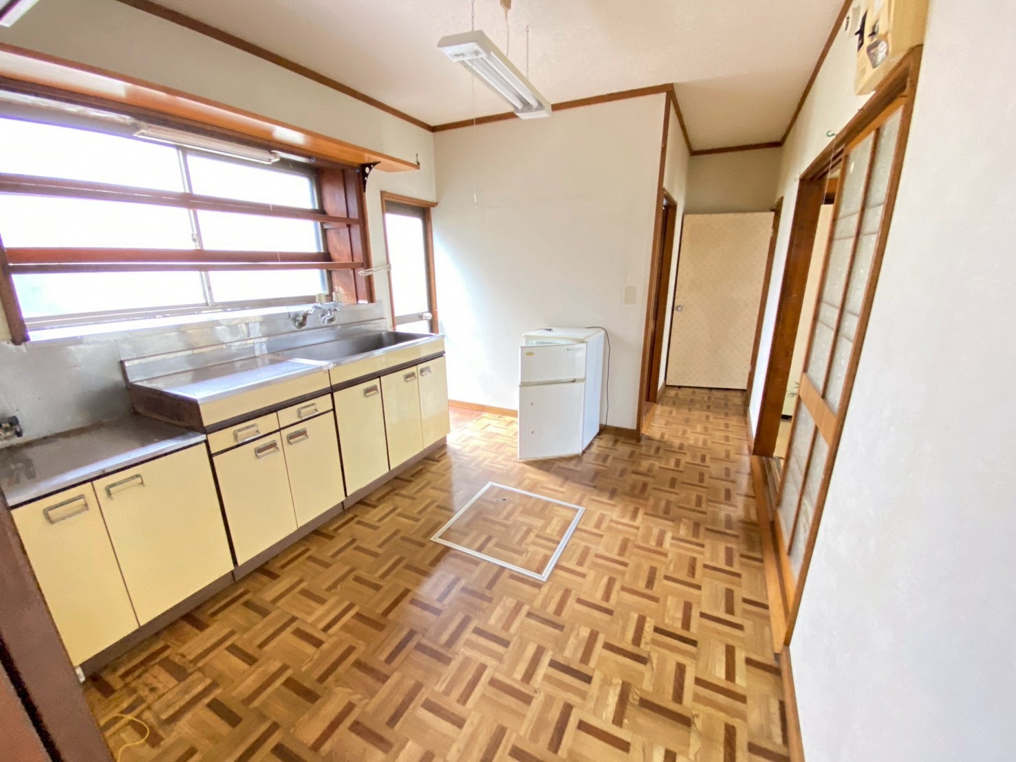 1970s wood house, 13-min walk to station, Aomori