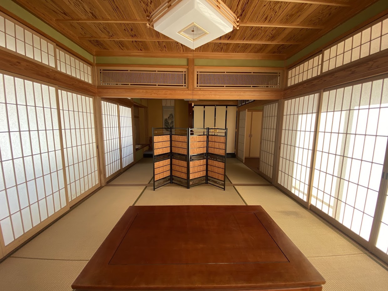 2000s wood house in Toyama