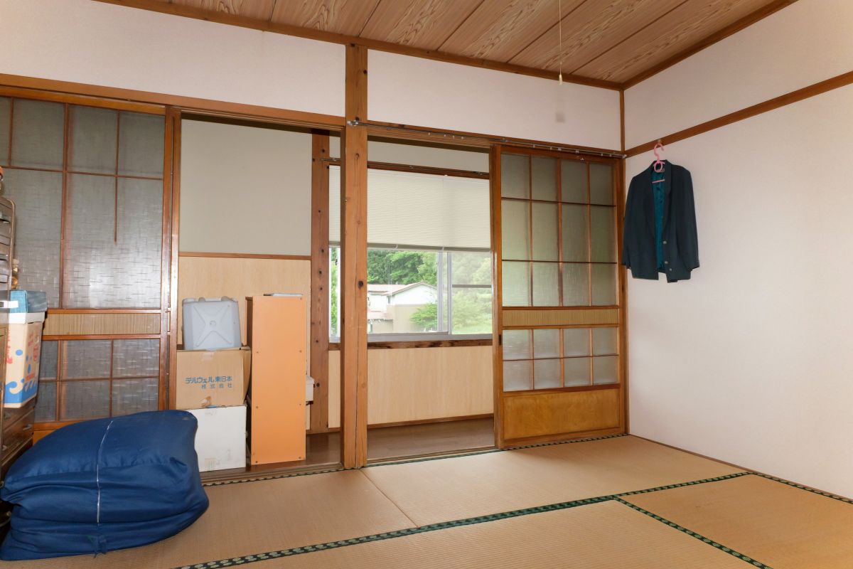 1970s wood house, 17-min walk to station, Yamagata