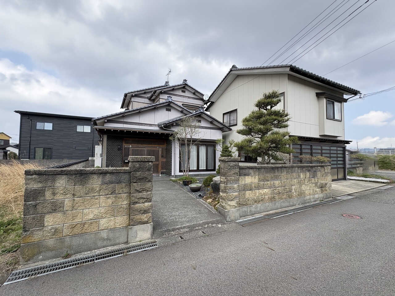 1990s wood house, 9-min walk to station, Ishikawa