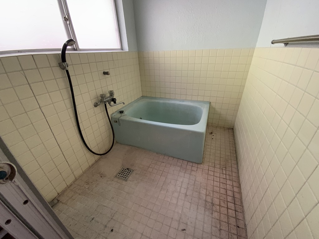 1980s wood house on a large plot in Yamaguchi