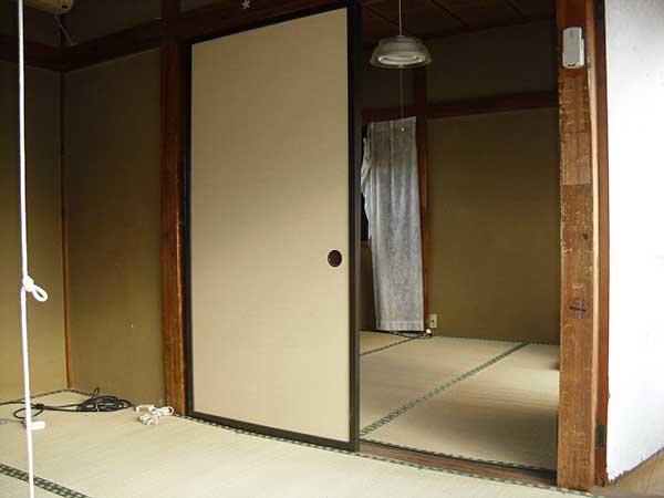 1970s wood house, 12-min walk to station, Iwate