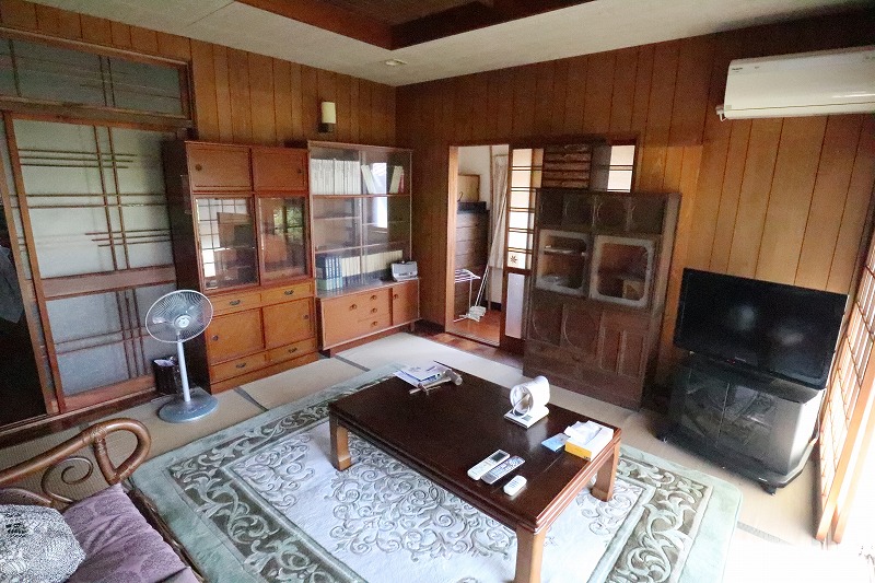 1920s wood house on a large plot in Saga