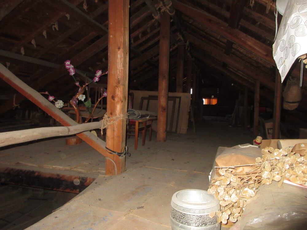 1920s wood house on a large plot in Iwate