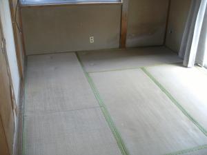 1970s wood house on a large plot in Niigata