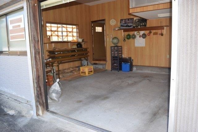 1980s wood house in Kochi