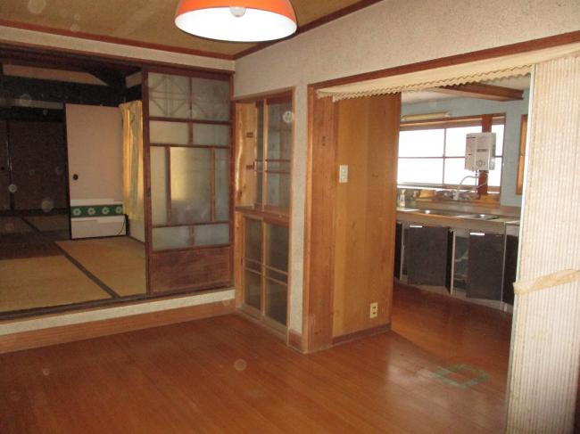 Wood house on a large plot in Okayama