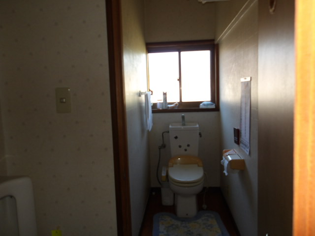 1990s wood house on a large plot in Iriki, Satsumasendai