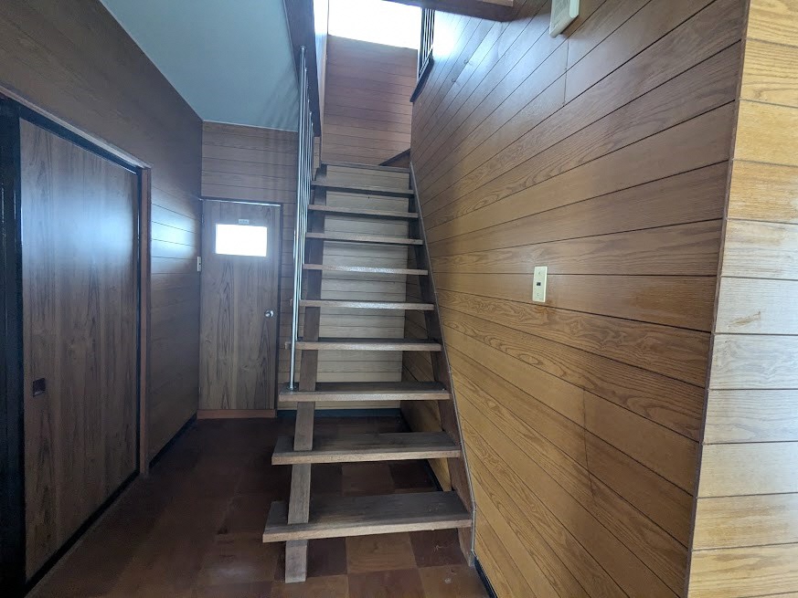 1970s wood house, 17-min walk to station, Yamagata
