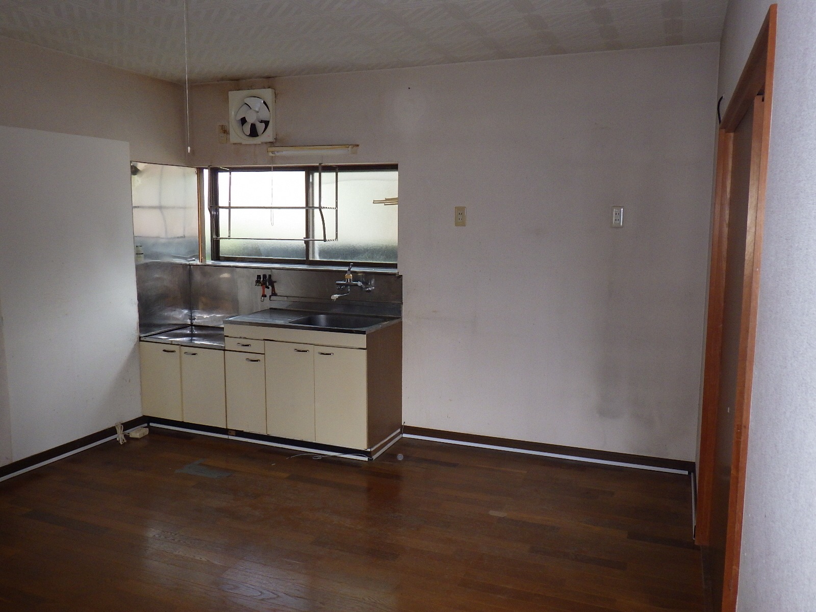 1960s wood house in Kochi