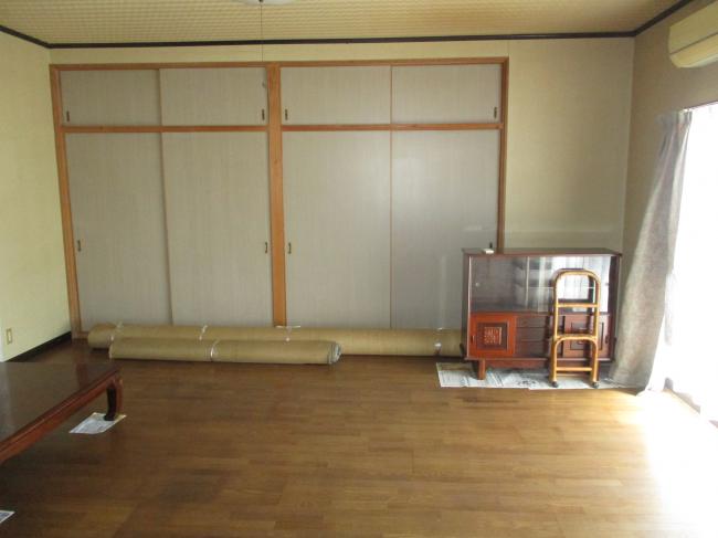 1970s wood house, 15-min walk to station, Okayama