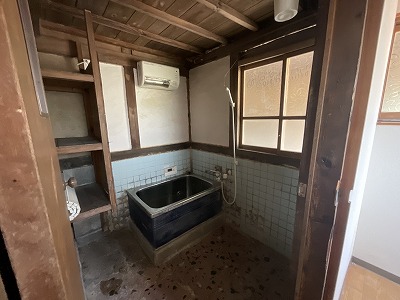 Property #548 - Large house with added western-style rooms and storage