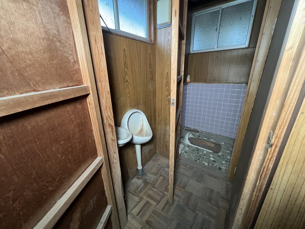 1960s wood house on a large plot in Kanoya, Kagoshima