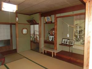 1960s wood house, 13-min walk to station, Kawanishi, Yusui