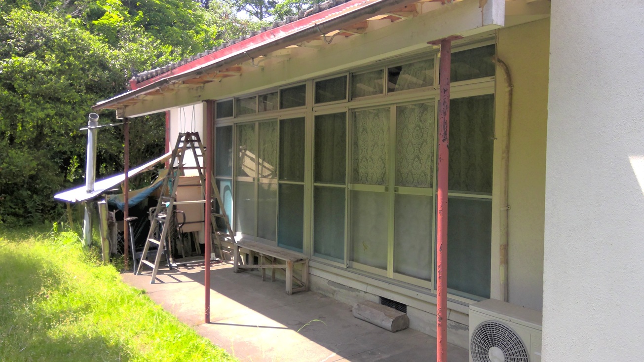1970s wood house on a large plot in Koyama, Kimotsuki