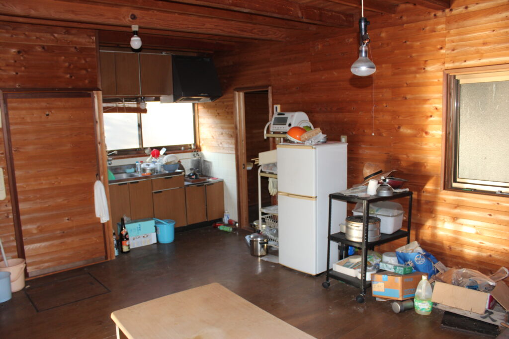 1990s wood house on a large plot in Nara