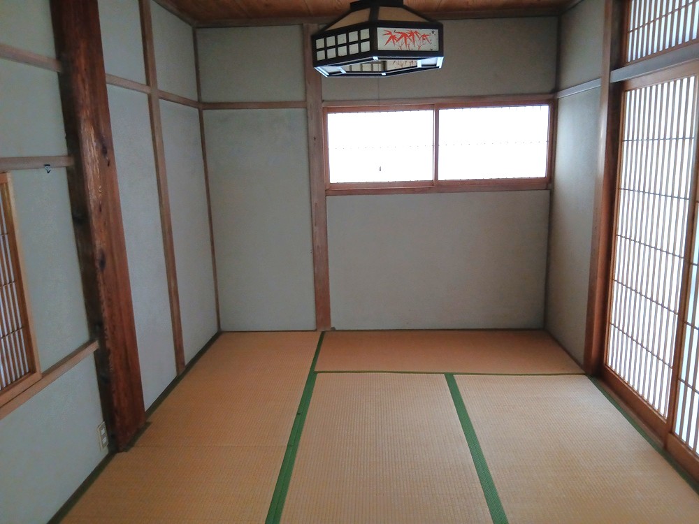 1980s wood house, 5-min walk to station, Iwate