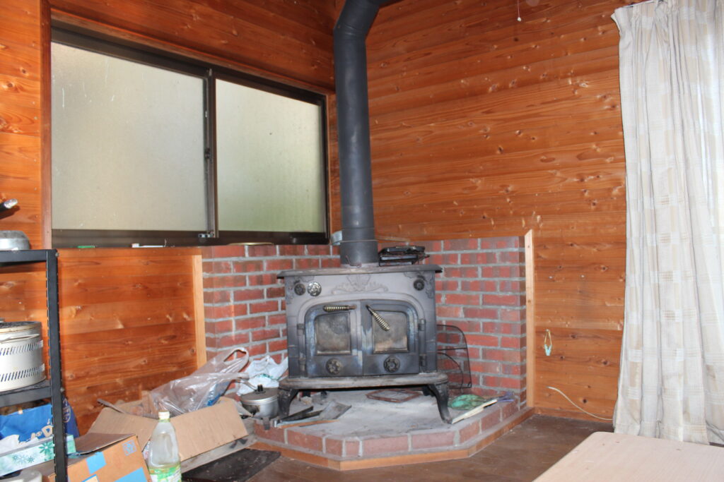 1990s wood house on a large plot in Nara