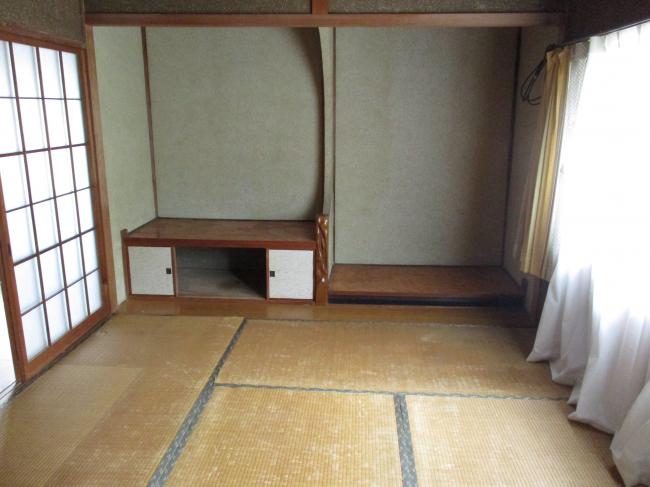 1960s wood house, 17-min walk to station, Okayama