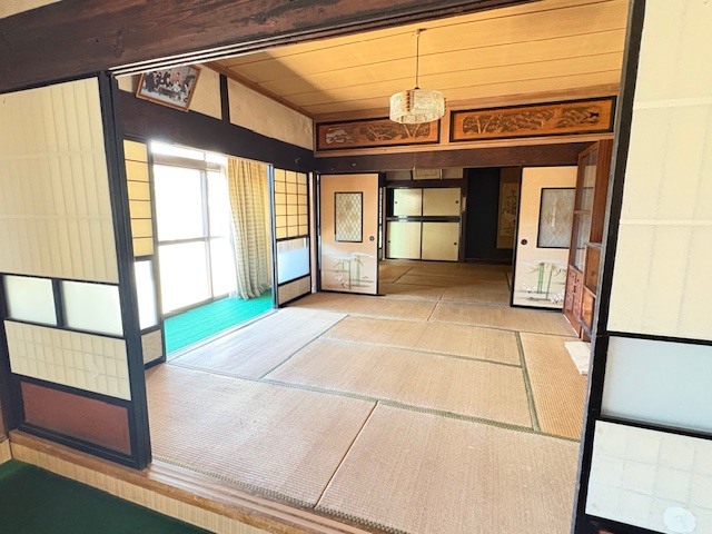 1980s house on a large plot in Yamanashi
