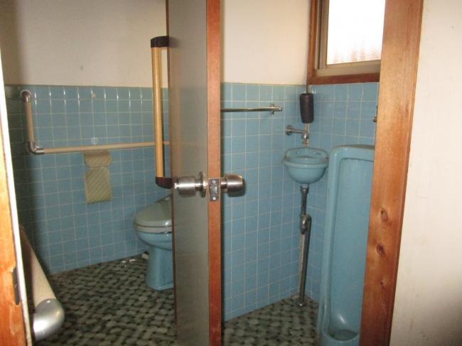 1970s wood house, 17-min walk to station, Okayama