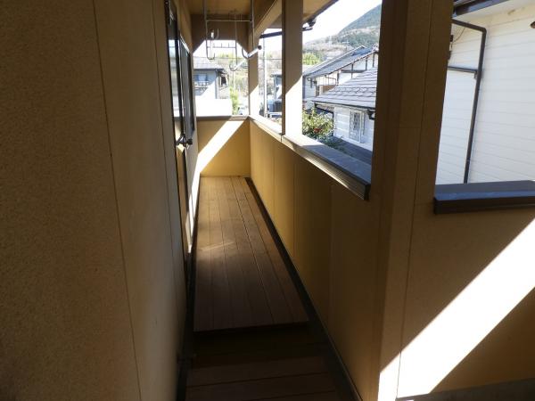 1990s wood house, 20-min walk to station, Ehime